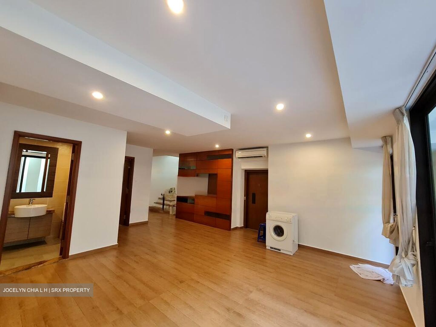 Lornie Road (D11), Terrace #578348071